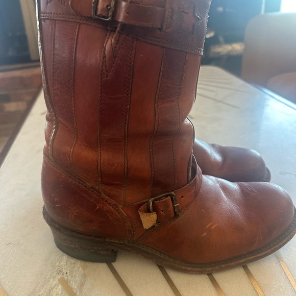 Brown Fyre boots with star pattern at top. Size 10. Size worn off - Picture 4 of 8